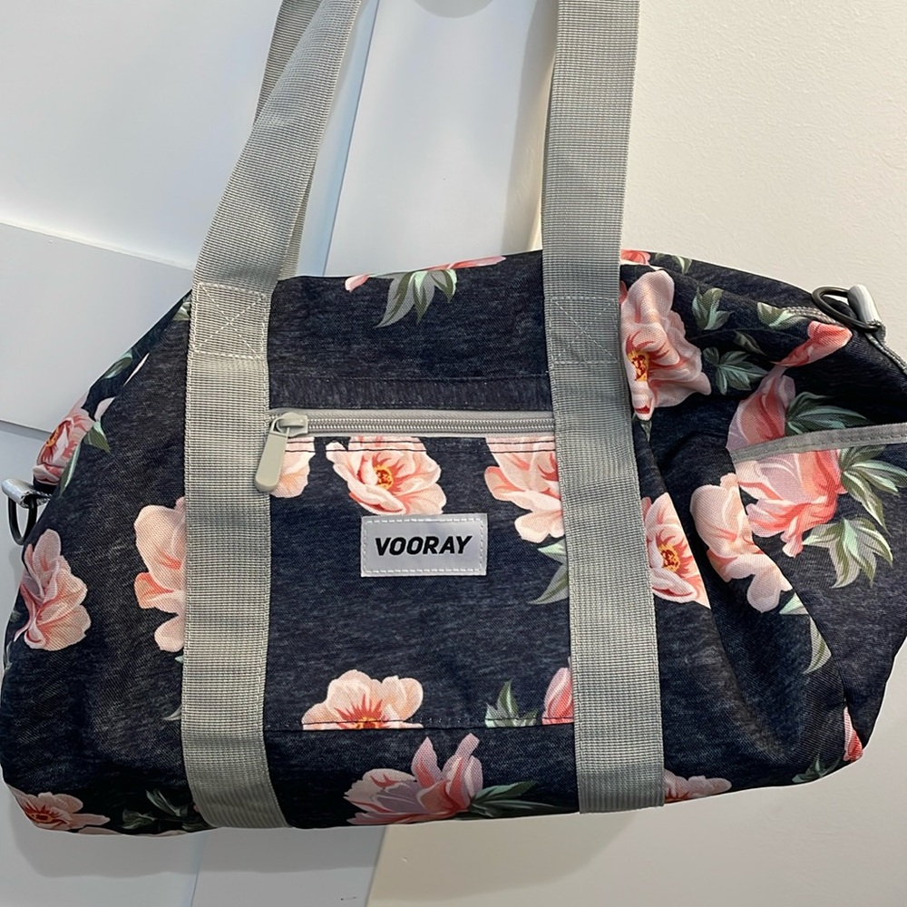 Brand New Vooray Gym bag, includes shoulder strap